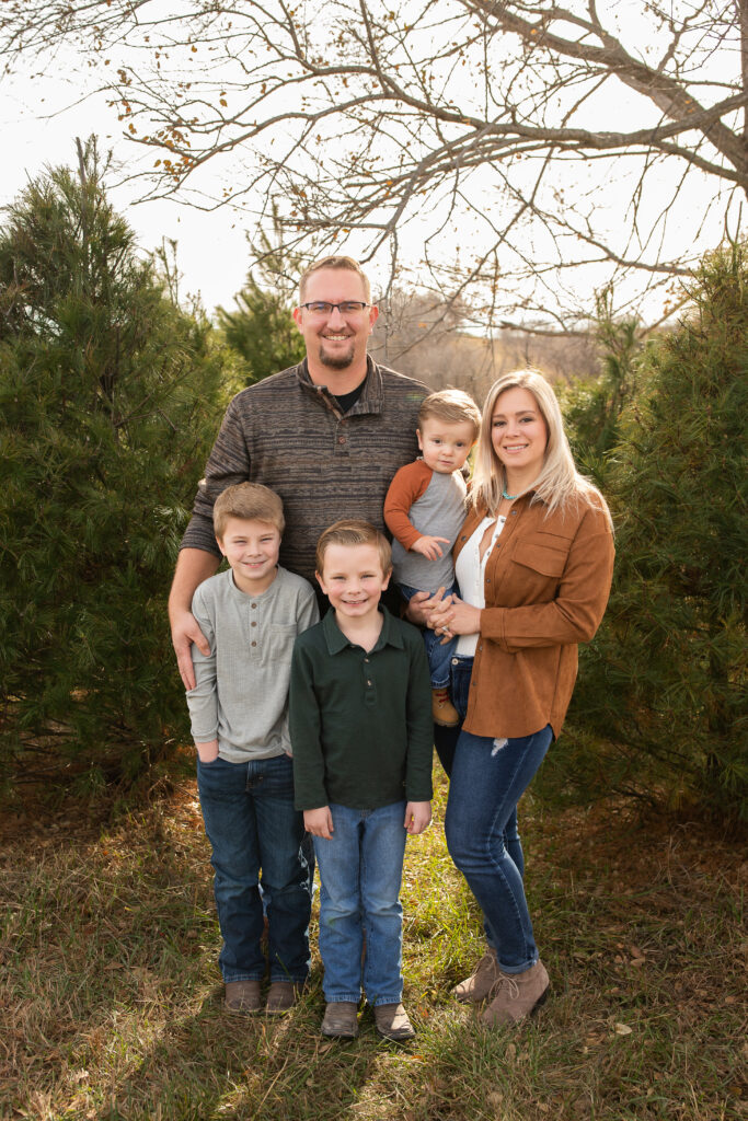 Nebraska City scholarship recipient Ashlee Miller and her family.